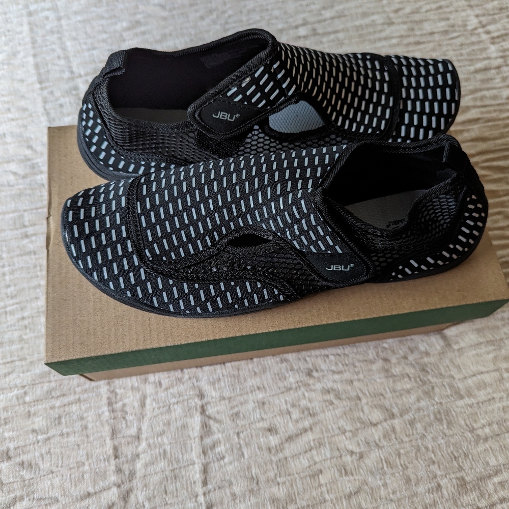 JBU Water Shoes 9.5